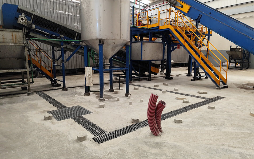 Asistencia técnica para la justificación de la Modificación No Sustancial de la AAI, Proyecto de Ampliación de la línea de la Planta de Recuperación de Envases y Dirección de las Obras